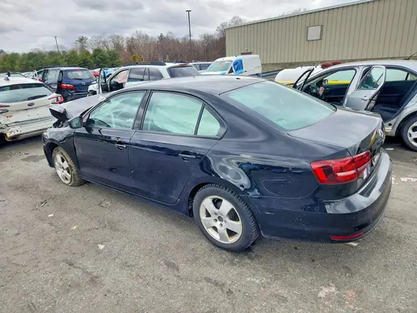 3VW167AJ7HM289015 2017 VOLKSWAGEN JETTA - Image 2