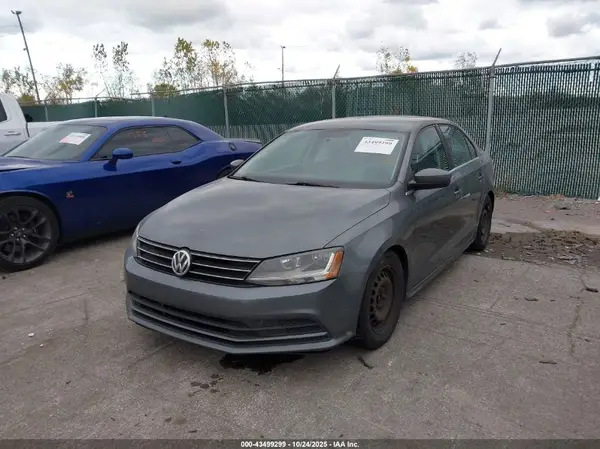 3VW167AJ7HM317833 2017 VOLKSWAGEN JETTA - Image 2