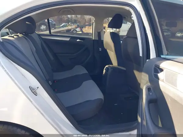 3VW167AJ7HM348225 2017 VOLKSWAGEN JETTA - Image 8