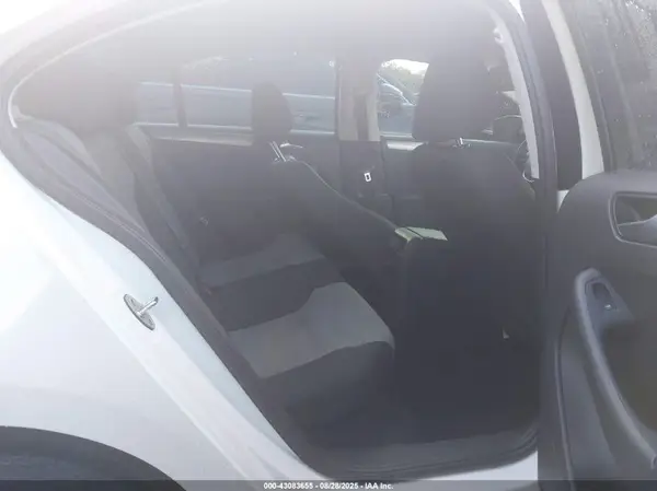 3VW167AJ7HM413784 2017 VOLKSWAGEN JETTA - Image 8