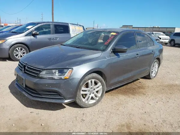 3VW167AJ7JM206172 2018 VOLKSWAGEN JETTA - Image 2