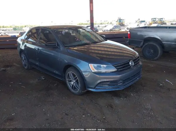 3VW167AJ8GM261545 2016 VOLKSWAGEN JETTA - Image 1