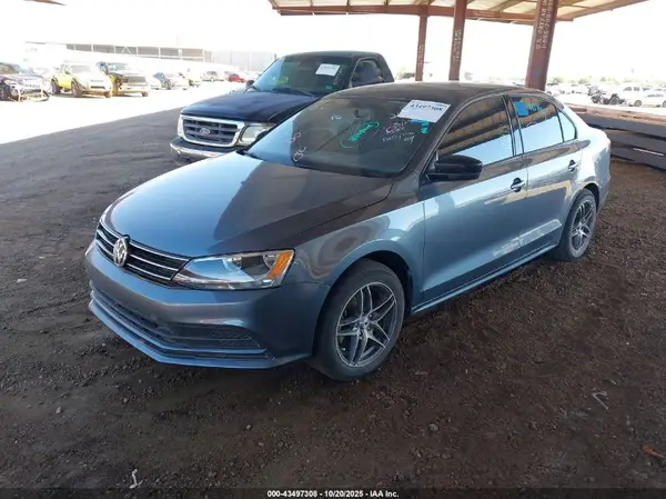 3VW167AJ8GM261545 2016 VOLKSWAGEN JETTA - Image 2