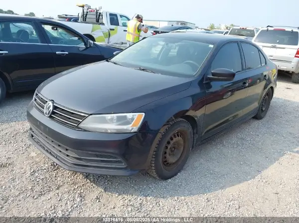 3VW167AJ8HM203923 2017 VOLKSWAGEN JETTA - Image 2
