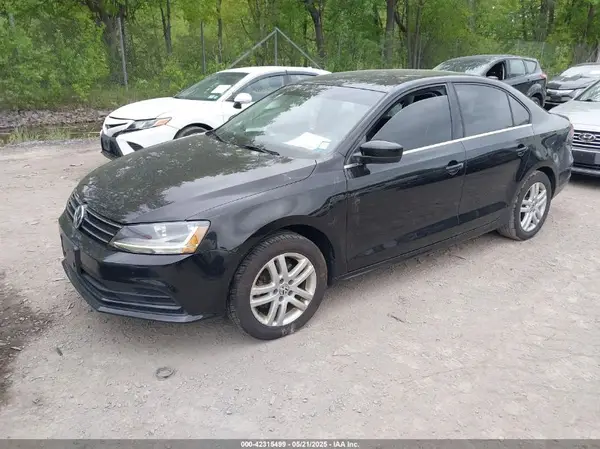 3VW167AJ8HM211245 2017 VOLKSWAGEN JETTA - Image 2