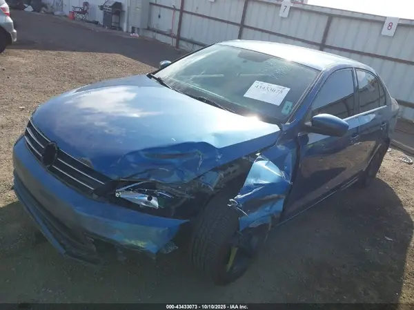 3VW167AJ8HM227784 2017 VOLKSWAGEN JETTA - Image 2