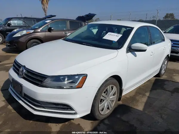 3VW167AJ8HM300040 2017 VOLKSWAGEN JETTA - Image 2