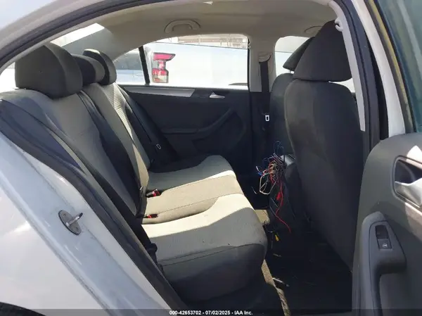 3VW167AJ8HM300040 2017 VOLKSWAGEN JETTA - Image 8