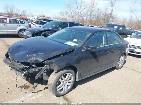 3VW167AJ8HM320255 2017 VOLKSWAGEN JETTA - Image 2
