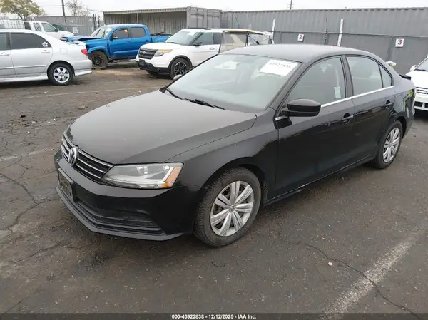 3VW167AJ8HM348038 2017 VOLKSWAGEN JETTA - Image 2