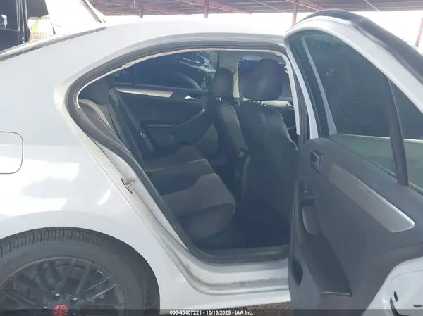 3VW167AJ8HM352266 2017 VOLKSWAGEN JETTA - Image 8