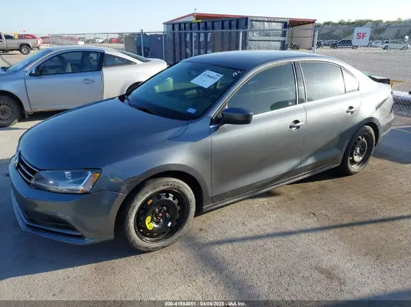 3VW167AJ8HM388572 2017 VOLKSWAGEN JETTA - Image 2