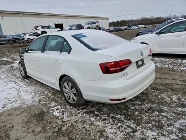 3VW167AJ8HM402986 2017 VOLKSWAGEN JETTA - Image 2