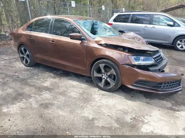 3VW167AJ8HM408822 2017 VOLKSWAGEN JETTA - Image 1