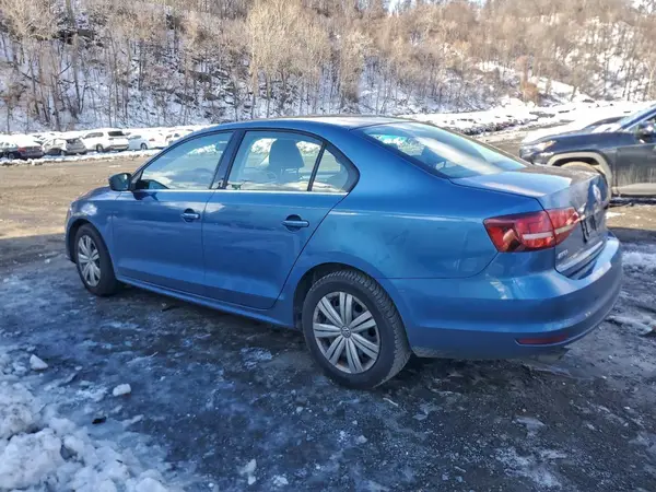3VW167AJ8HM413793 2017 VOLKSWAGEN JETTA - Image 2