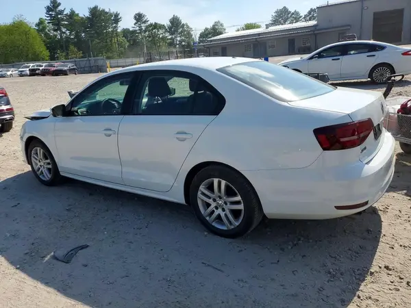 3VW167AJ8JM212983 2018 VOLKSWAGEN JETTA - Image 2