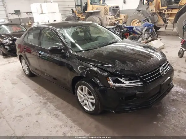 3VW167AJ8JM226012 2018 VOLKSWAGEN JETTA - Image 1