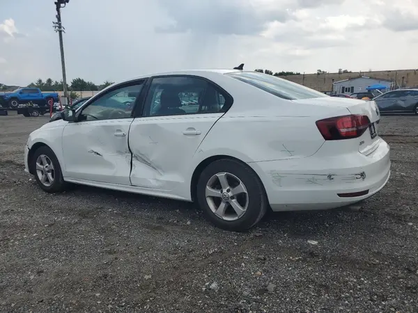 3VW167AJ9GM365025 2016 VOLKSWAGEN JETTA - Image 2