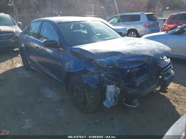 3VW167AJ9HM227650 2017 VOLKSWAGEN JETTA - Image 1