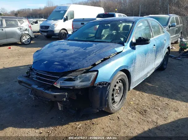 3VW167AJ9HM227650 2017 VOLKSWAGEN JETTA - Image 2