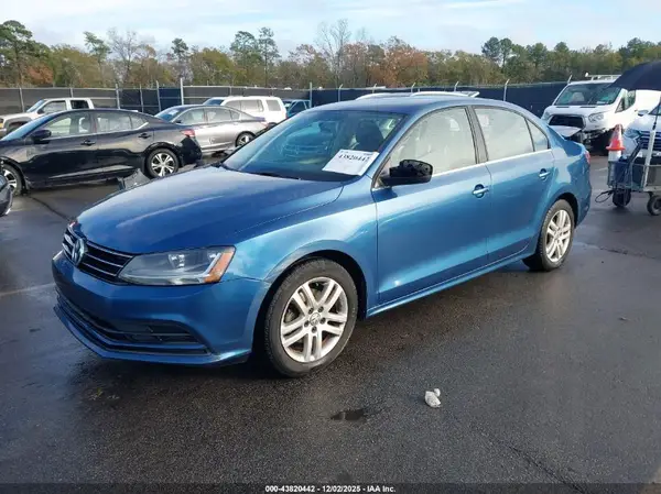 3VW167AJ9HM268604 2017 VOLKSWAGEN JETTA - Image 2