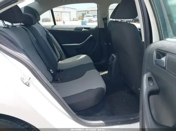 3VW167AJ9HM358903 2017 VOLKSWAGEN JETTA - Image 8