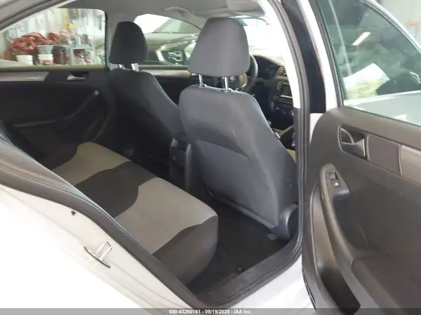 3VW167AJ9HM381341 2017 VOLKSWAGEN JETTA - Image 8