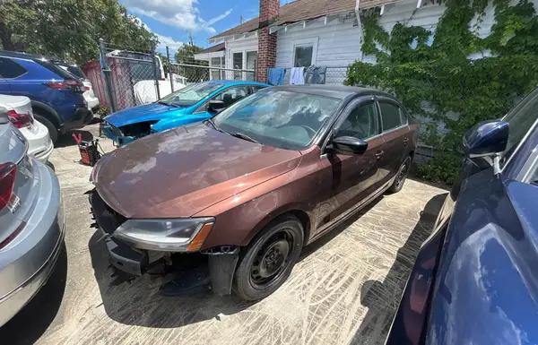 3VW167AJXHM318006 2017 VOLKSWAGEN JETTA - Image 2