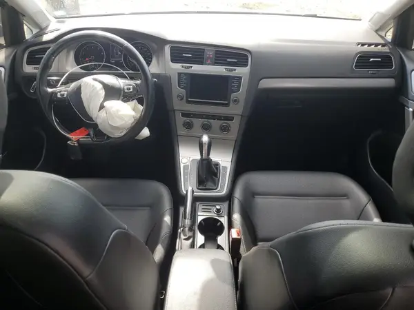 3VW217AU0HM024613 2017 VOLKSWAGEN GOLF - Image 8