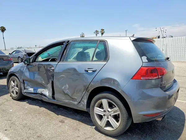 3VW217AU0HM052573 2017 VOLKSWAGEN GOLF - Image 2