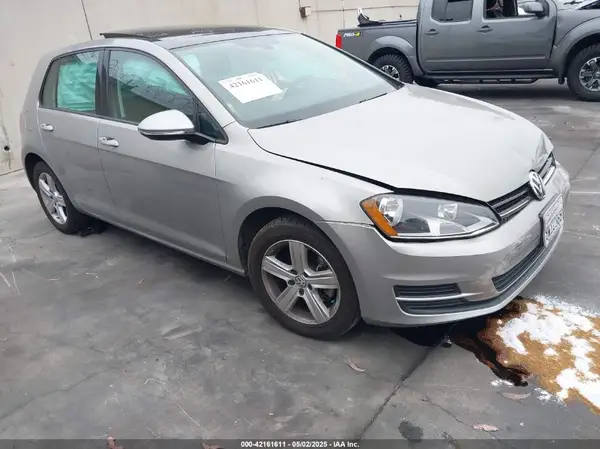 3VW217AU0HM073021 2017 VOLKSWAGEN GOLF - Image 1