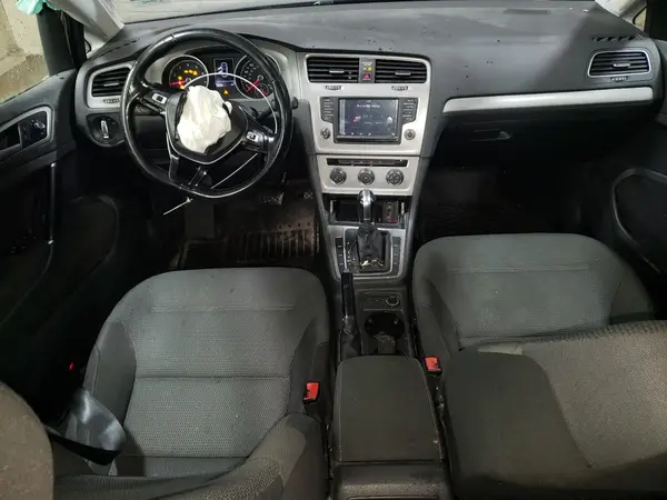 3VW217AU0HM076114 2017 VOLKSWAGEN GOLF - Image 8
