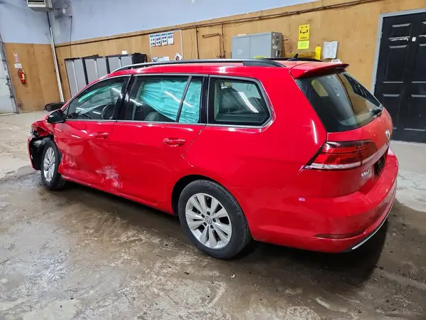 3VW217AU0JM764538 2018 VOLKSWAGEN GOLF - Image 2