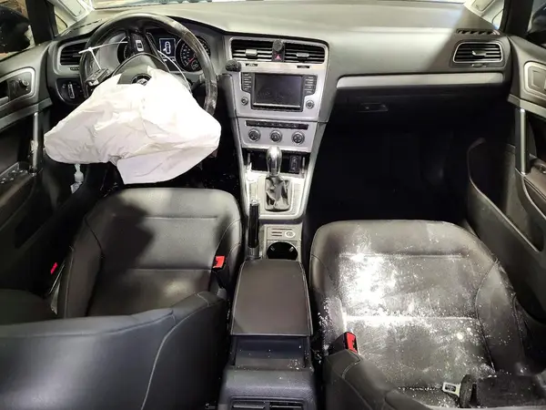 3VW217AU1GM015014 2016 VOLKSWAGEN GOLF - Image 8