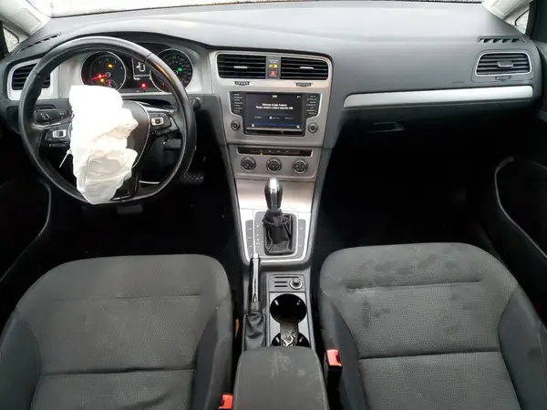 3VW217AU2HM008140 2017 VOLKSWAGEN GOLF - Image 8