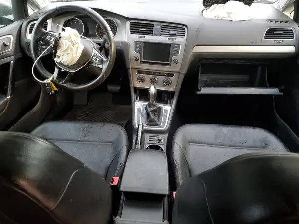 3VW217AU2HM035872 2017 VOLKSWAGEN GOLF - Image 8
