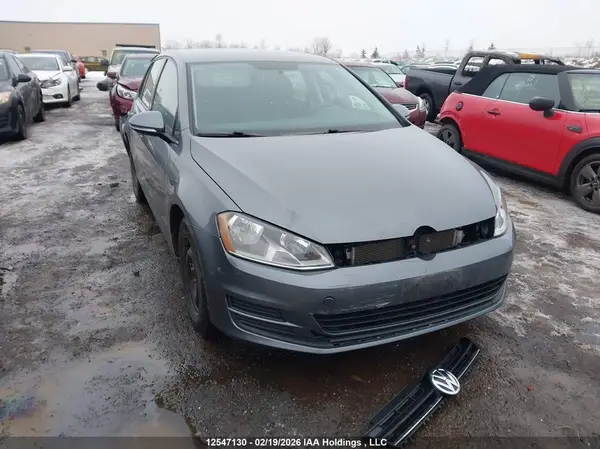 3VW217AU2HM063302 2017 VOLKSWAGEN GOLF - Image 1