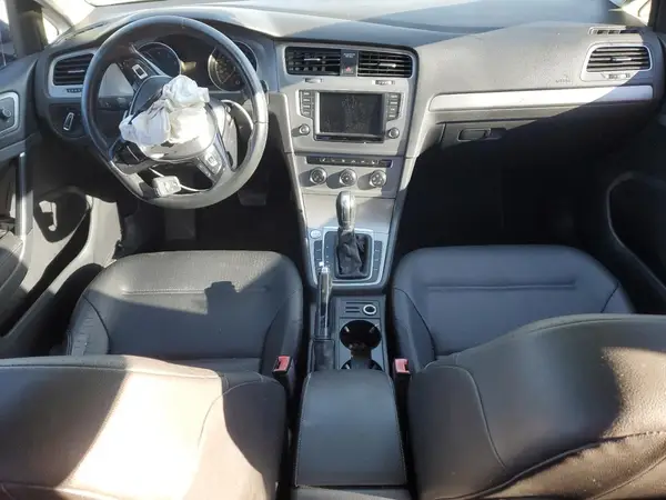 3VW217AU2HM065678 2017 VOLKSWAGEN GOLF - Image 8