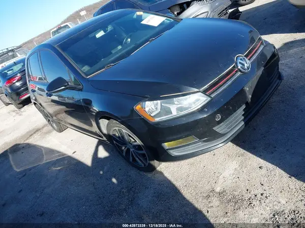 3VW217AU3GM008422 2016 VOLKSWAGEN GOLF - Image 1