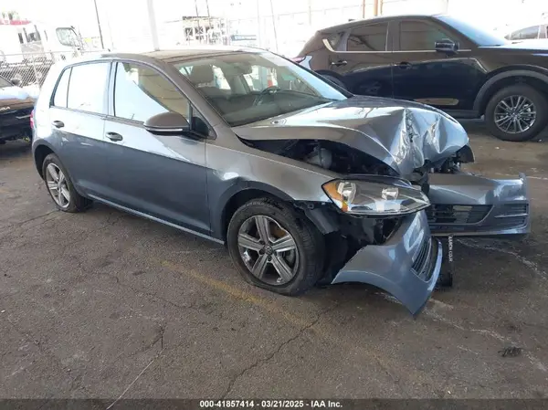 3VW217AU3HM038070 2017 VOLKSWAGEN GOLF - Image 1