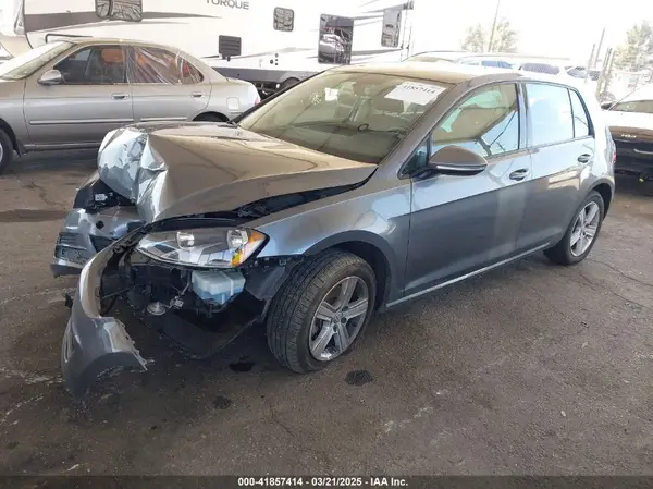 3VW217AU3HM038070 2017 VOLKSWAGEN GOLF - Image 2