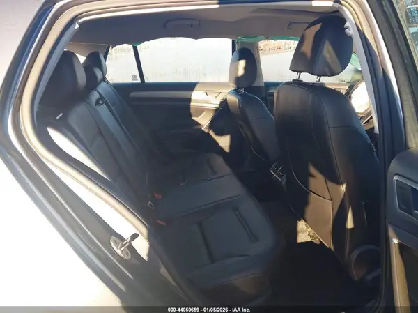 3VW217AU3HM040112 2017 VOLKSWAGEN GOLF - Image 8