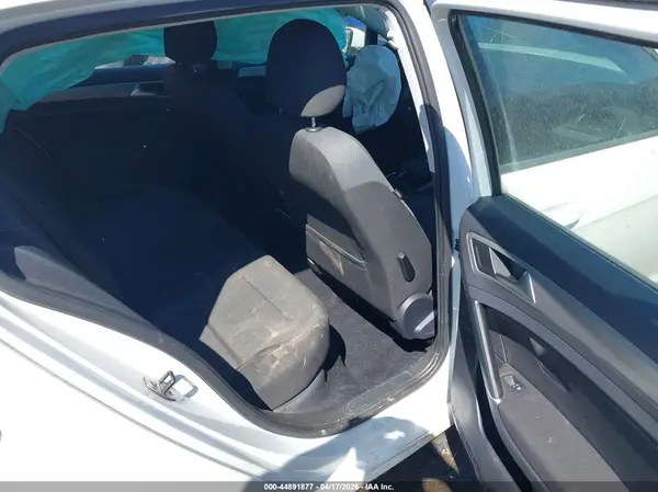 3VW217AU4HM013484 2017 VOLKSWAGEN GOLF - Image 8