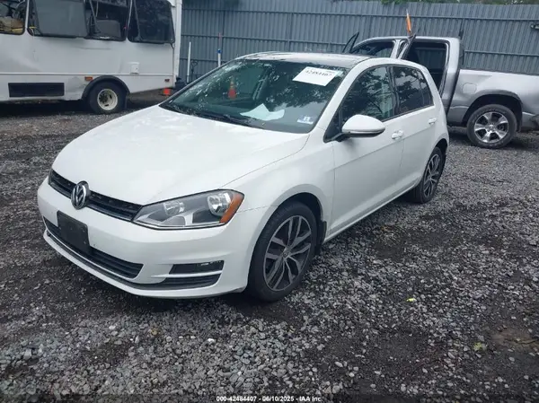 3VW217AU4HM039714 2017 VOLKSWAGEN GOLF - Image 2