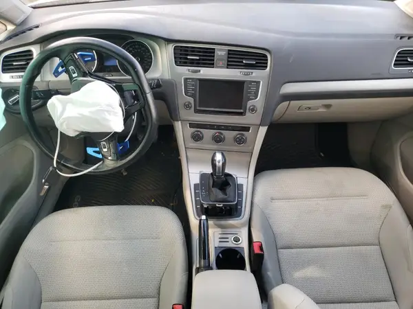 3VW217AU5GM038618 2016 VOLKSWAGEN GOLF - Image 8
