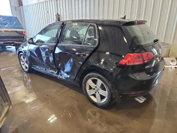3VW217AU5HM038040 2017 VOLKSWAGEN GOLF - Image 2