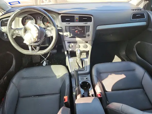 3VW217AU5HM038071 2017 VOLKSWAGEN GOLF - Image 8