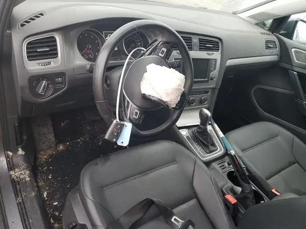 3VW217AU6GM032102 2016 VOLKSWAGEN GOLF - Image 8