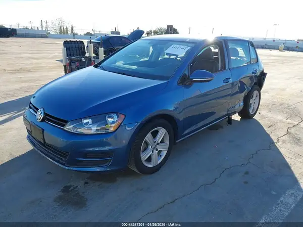 3VW217AU6HM012563 2017 VOLKSWAGEN GOLF - Image 2