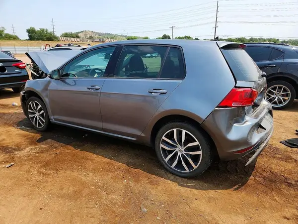 3VW217AU6HM015009 2017 VOLKSWAGEN GOLF - Image 2